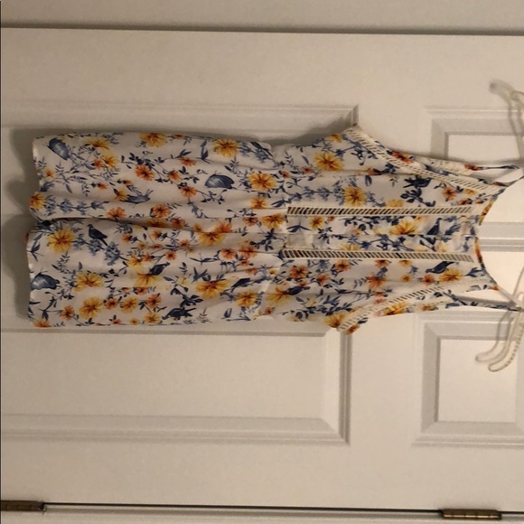 Flowered romper - Picture 2 of 4